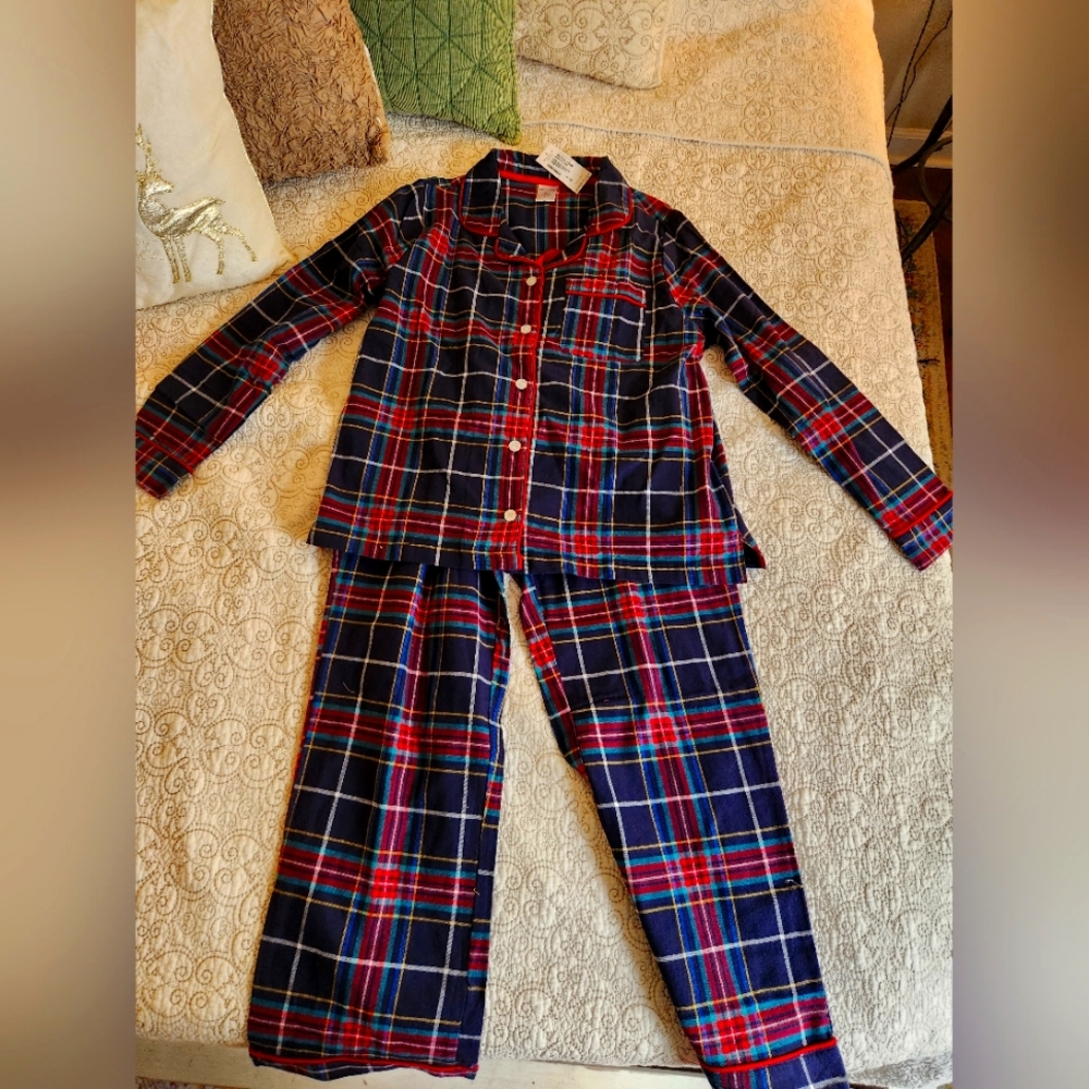 NWT Vera Bradley Pajama Set. Tartan Plaid Print. Medium